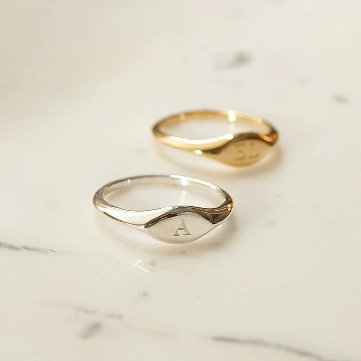 Daisy Estée Lalonde Mini Signet Ring - MococoDaisy London4ELSR28_SLV_XS5056104124628Rings