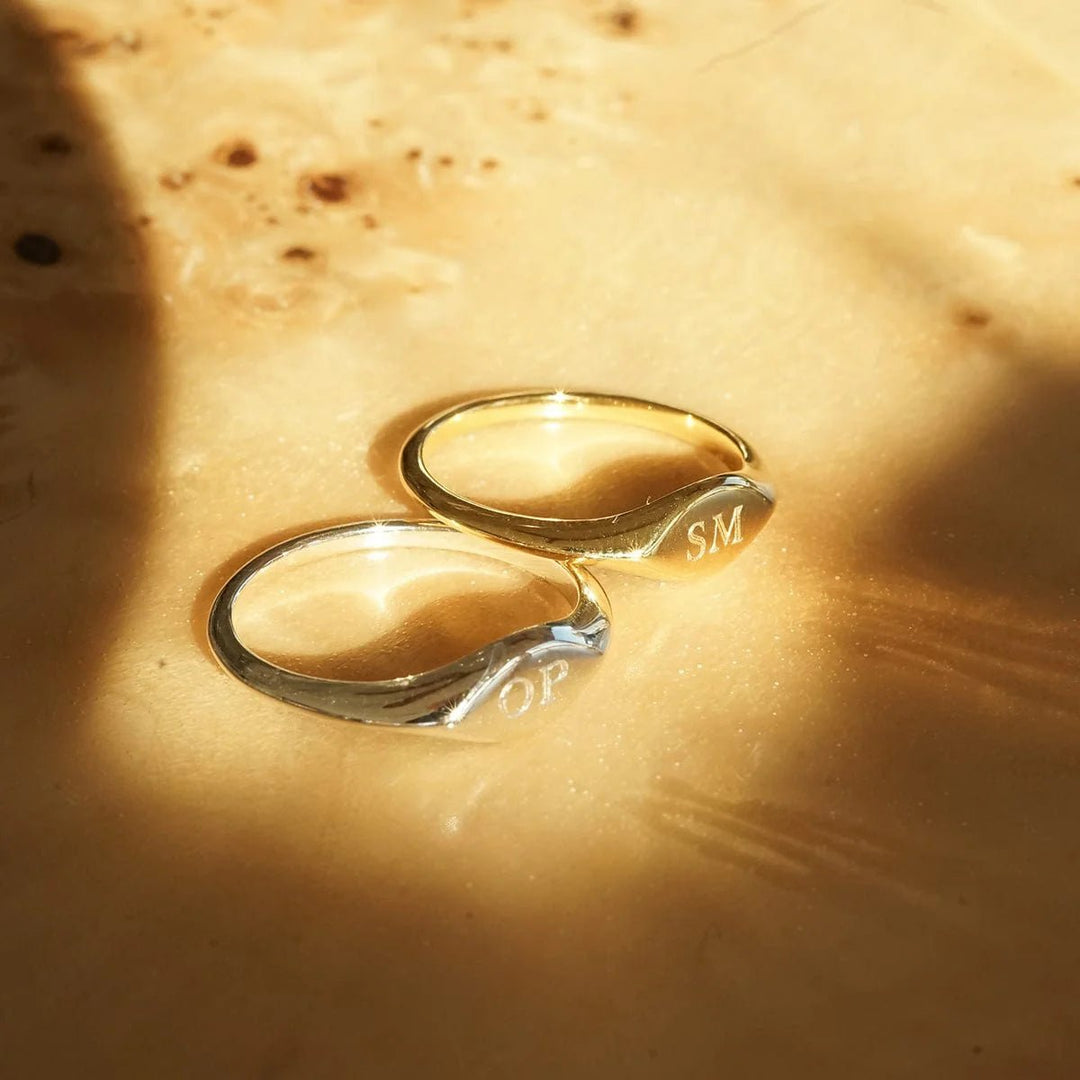 Daisy Estée Lalonde Mini Signet Ring - MococoDaisy London4ELSR28_SLV_XS5056104124628Rings