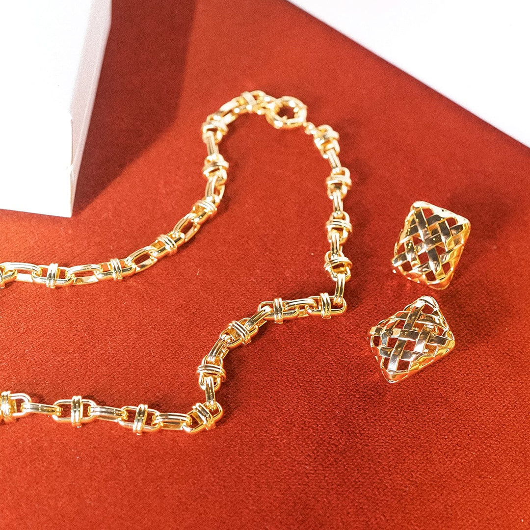 Daisy Gold Chunky Polly Lock Chain Statement Necklace - MococoDaisy LondonSPN10_GP5056104139141Necklaces