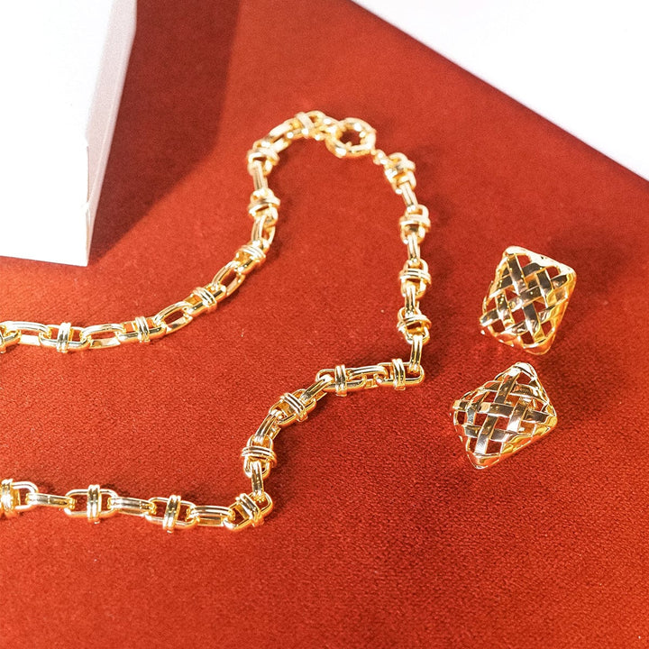 Daisy Gold Chunky Polly Lock Chain Statement Necklace - MococoDaisy LondonSPN10_GP5056104139141Necklaces