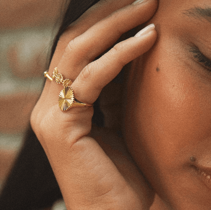 Daisy London 18ct Gold Estee Lalonde Sunburst Signet Ring - MococoDaisy LondonELSR09_GP_S5056104123607Rings