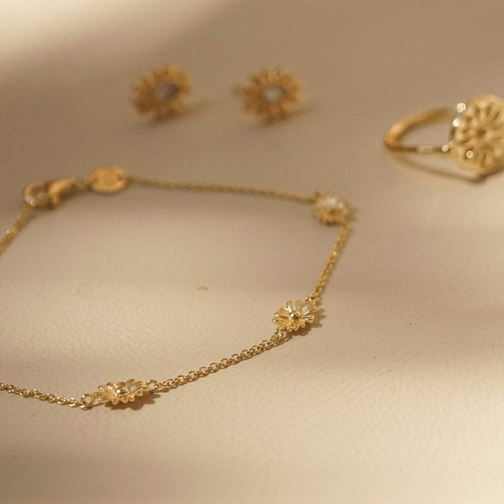 Daisy London 18ct Gold Plate Daisy Chain Flower Bracelet image 2