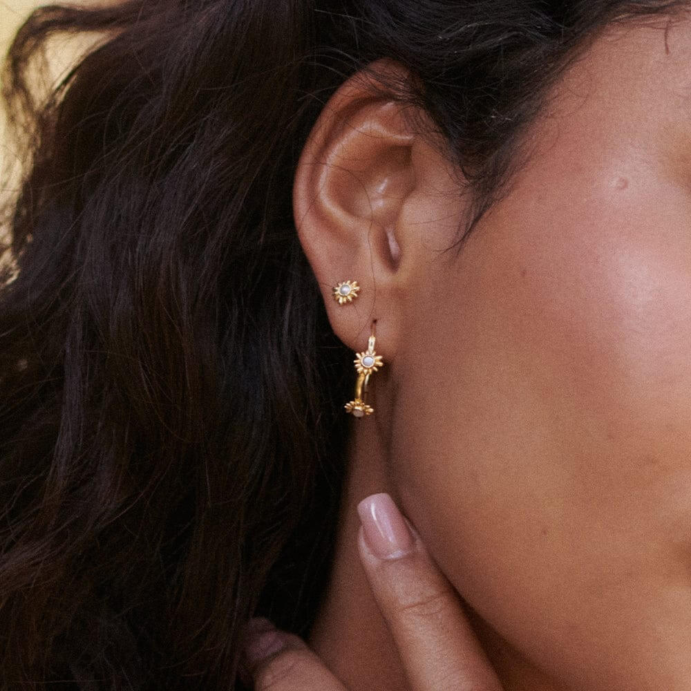 Daisy London 18ct Gold Plate Daisy Mother Of Pearl Earring Stack - MococoDaisy LondonGSET168_GPEarrings