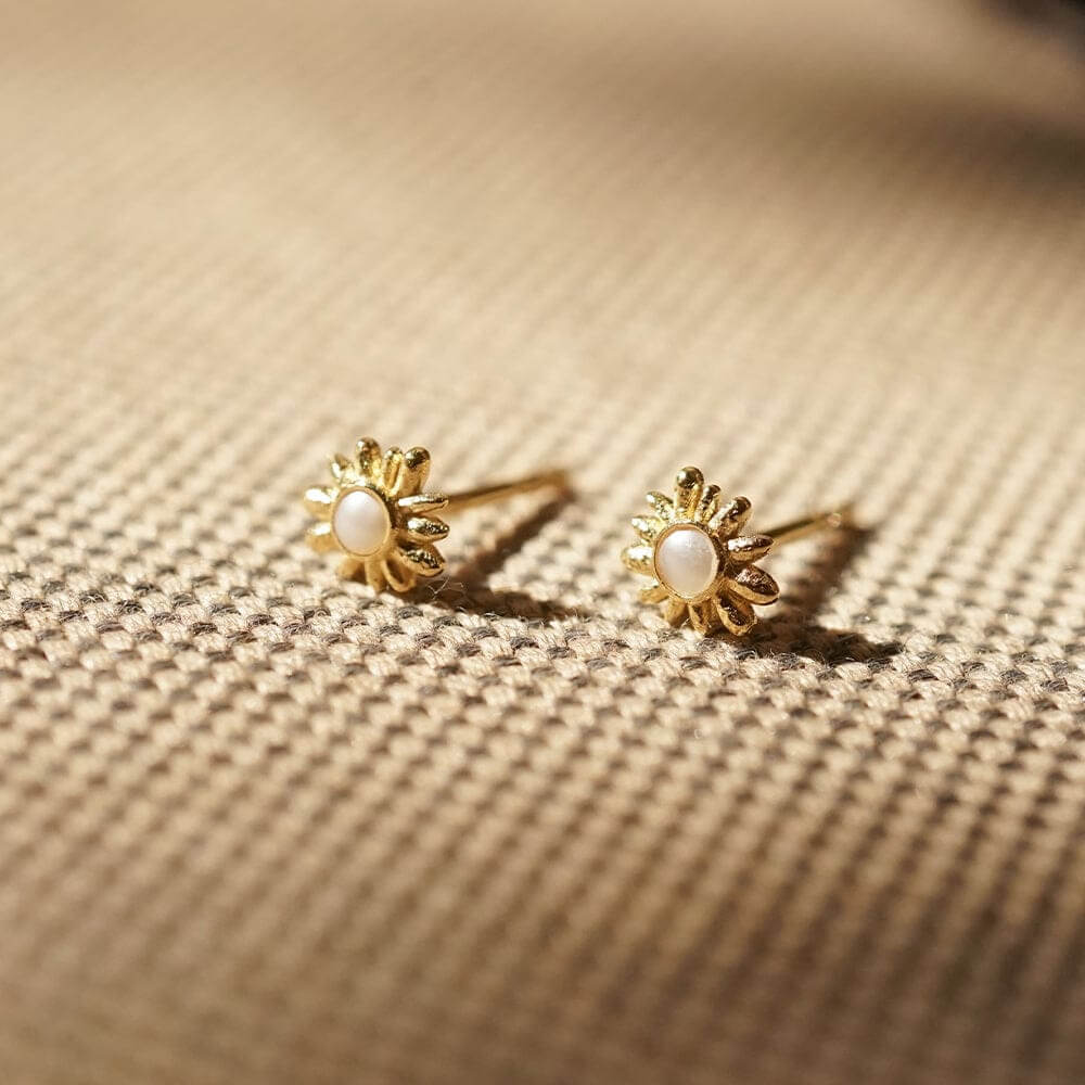 Daisy London 18ct Gold Plate Daisy Mother Of Pearl Earring Stack - MococoDaisy LondonGSET168_GPEarrings