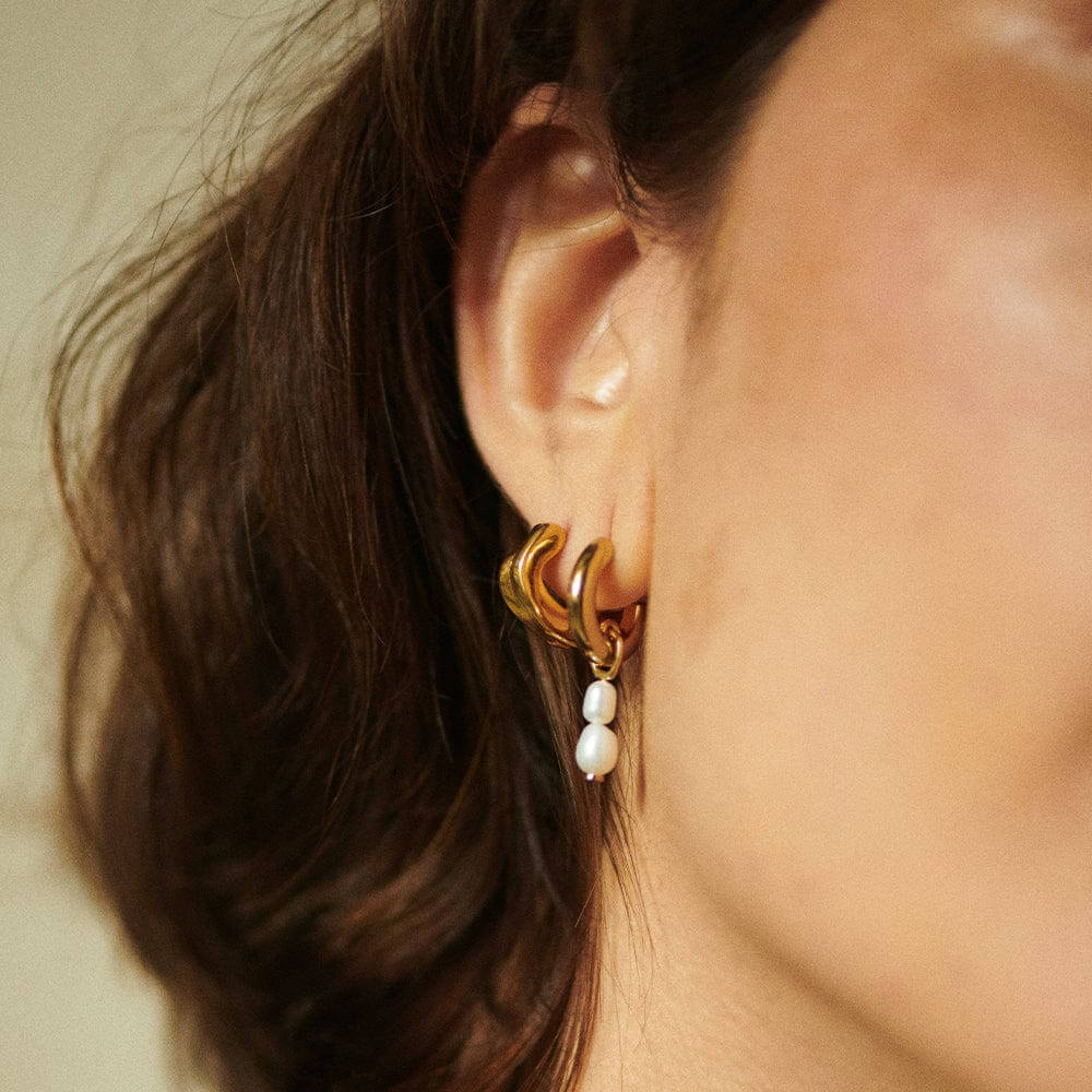 Daisy London 18ct Gold Plate Double Baroque Pearl Hoop Earrings - MococoDaisy LondonTE08_GPEarrings
