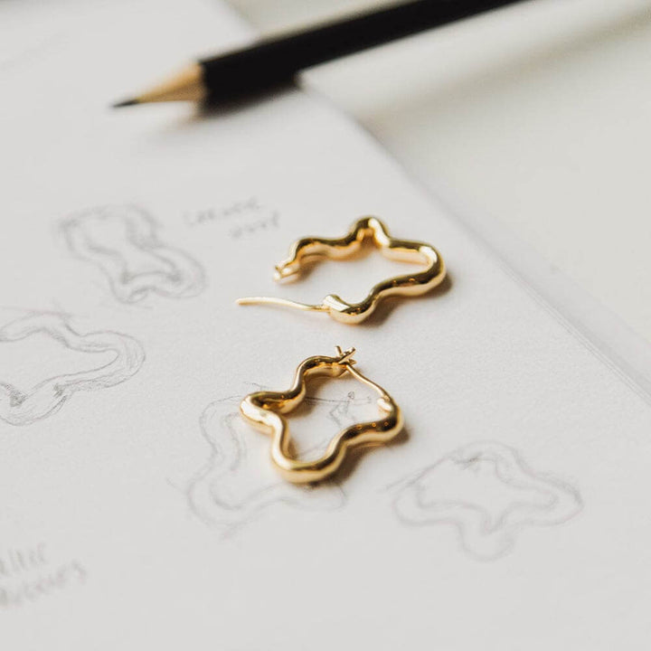 Daisy London 18ct Gold Plate Estee Lalonde Wavy Hoop Earrings - MococoDaisy London5ELE52_GPEarrings