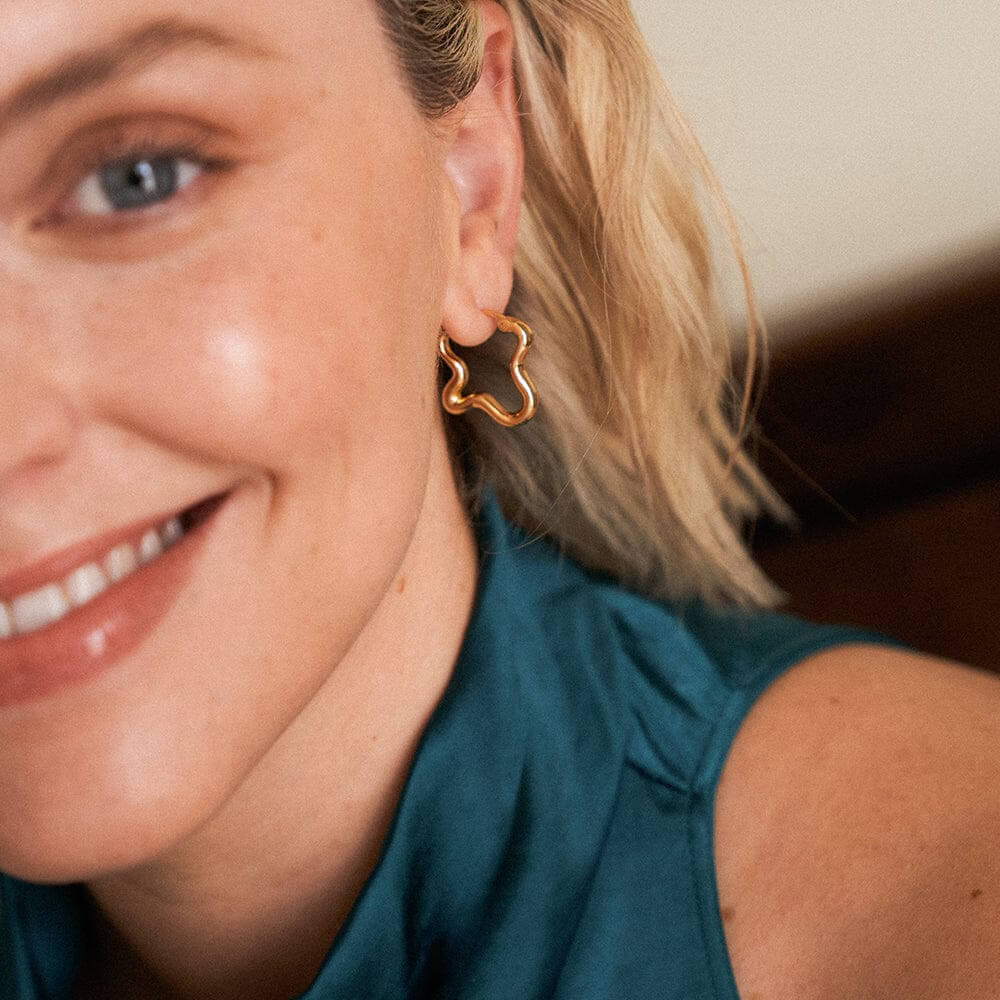Daisy London 18ct Gold Plate Estee Lalonde Wavy Hoop Earrings - MococoDaisy London5ELE52_GPEarrings