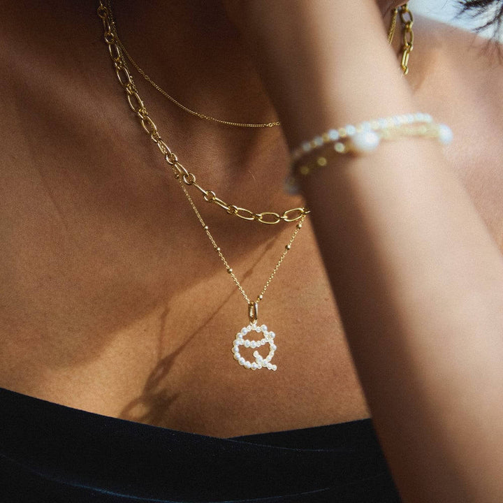 Daisy London 18ct Gold Plate Letter Q Pearl Initial Charm Necklace - MococoDaisy LondonBN_QNecklaces