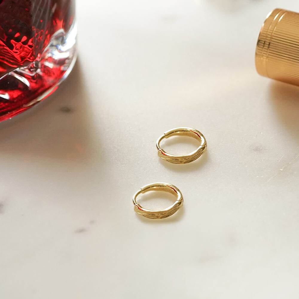 Daisy London 18ct Gold Plate Organic Huggie Hoop Earrings - MococoDaisy LondonE3117_GPEarrings