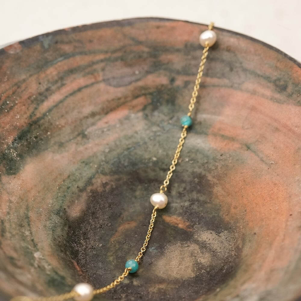 Daisy London 18ct Gold Plate Pearl and Blue Bead Bracelet - MococoDaisy LondonSBR07_GPBracelets