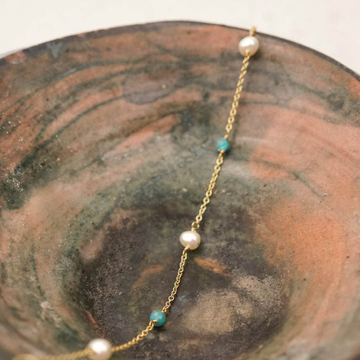 Daisy London 18ct Gold Plate Pearl and Blue Bead Bracelet - MococoDaisy LondonSBR07_GPBracelets