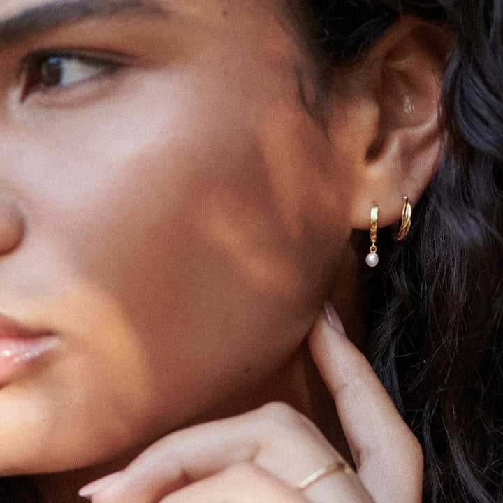 Daisy London 18ct Gold Plate Pearl Healing Huggie Hoop Earrings - MococoDaisy LondonASE02_GPEarrings