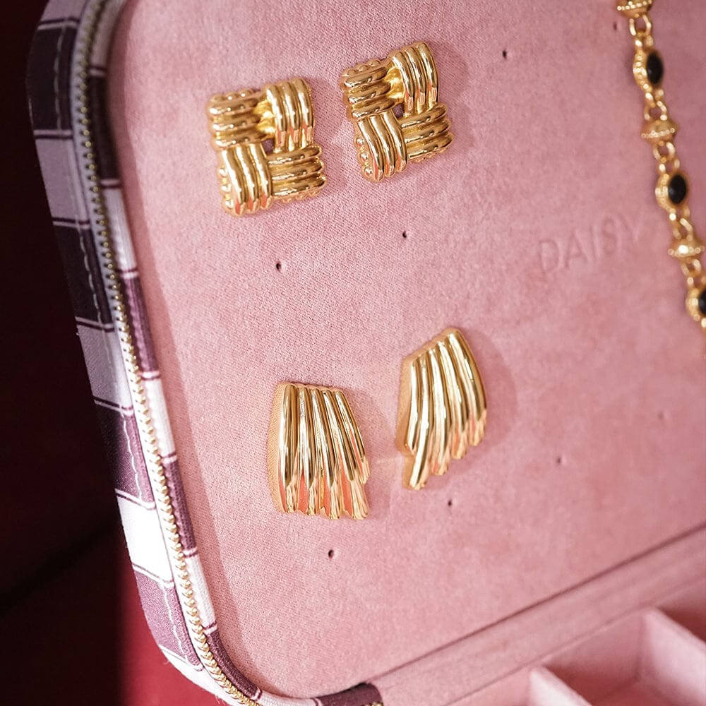 Daisy London 18ct Gold Plate Polly Sayer Oversized Wave Stud Earrings - MococoDaisy LondonSPE11_GPEarrings