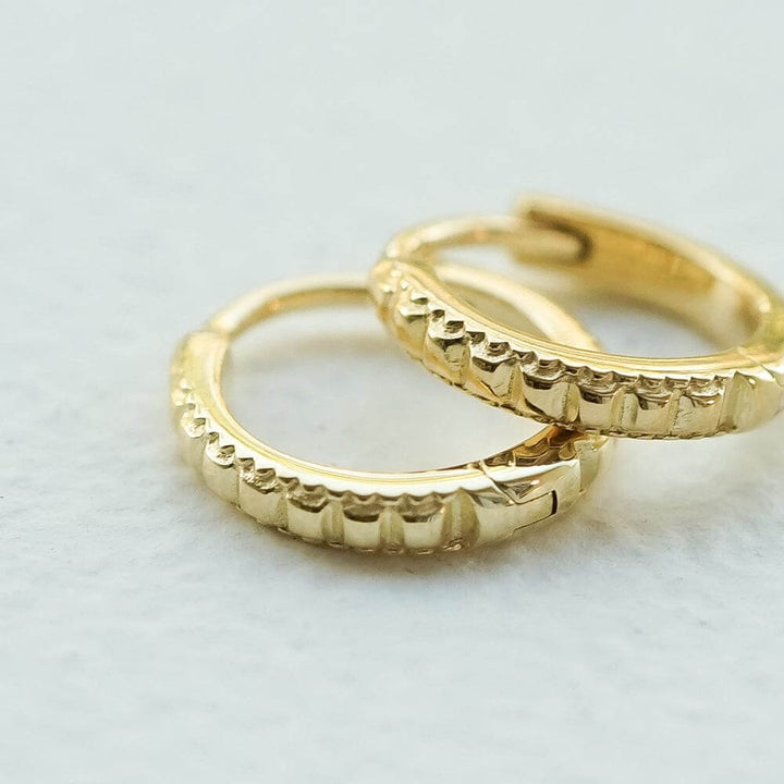 Daisy London 18ct Gold Plate Polly Sayer Ridge Huggie Hoop Earrings - MococoDaisy LondonSPE04_GPEarrings