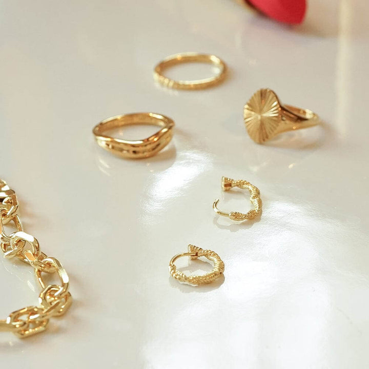 Daisy London 18ct Gold Plate Rope Twist Huggie Hoop Earrings - MococoDaisy LondonE3107_GPEarrings