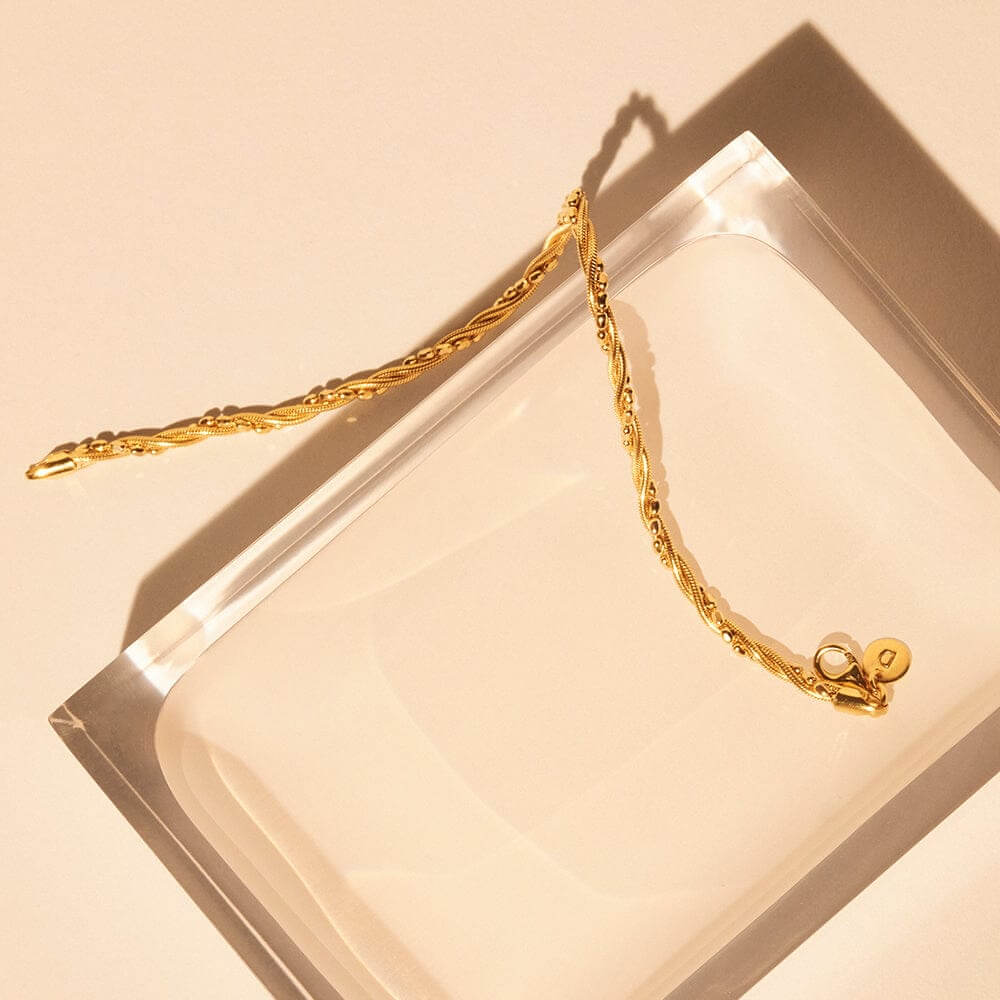 Daisy London 18ct Gold Plate Shrimps Twist Chain Bracelet - MococoDaisy LondonSHBR004_GP5056104127674Bracelets