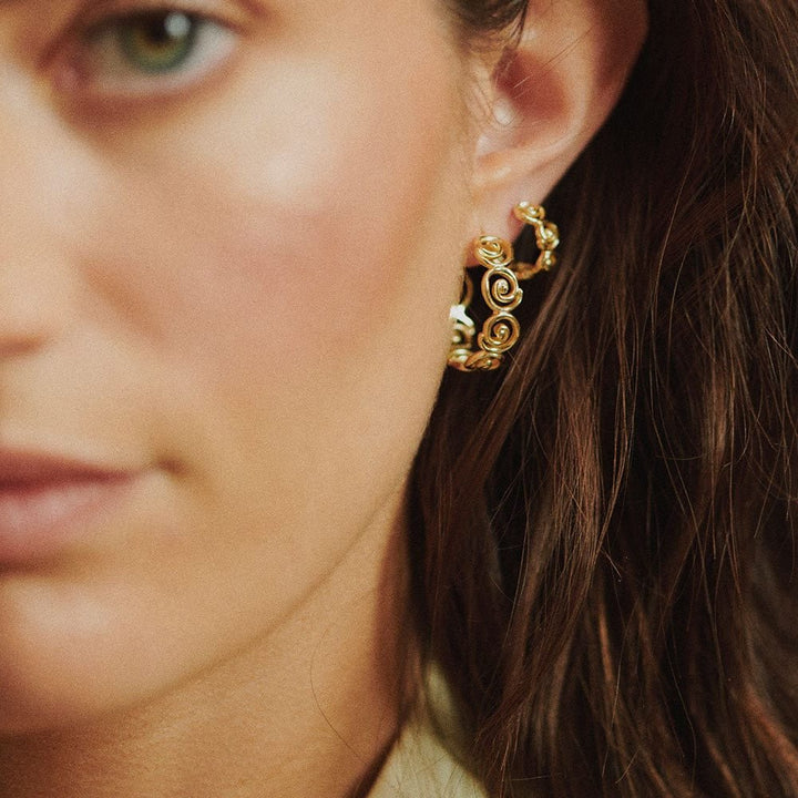 Daisy London 18CT Gold Plate Spiral Mini Hoop Earrings - MococoDaisy LondonSE20_GP5056104135402Earrings