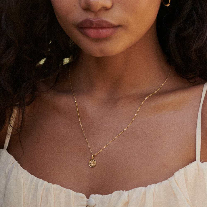 Daisy London Gold Daisy Flower Necklace - MococoDaisy LondonDBN02_GPNecklaces