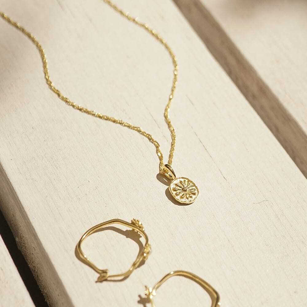 Daisy London Gold Daisy Flower Necklace - MococoDaisy LondonDBN02_GPNecklaces