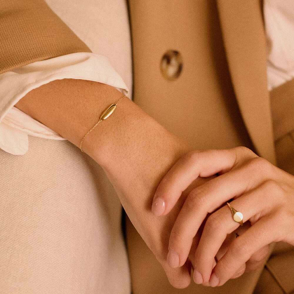 Daisy London Gold Engravable Pebble Bracelet Additional Image - 6