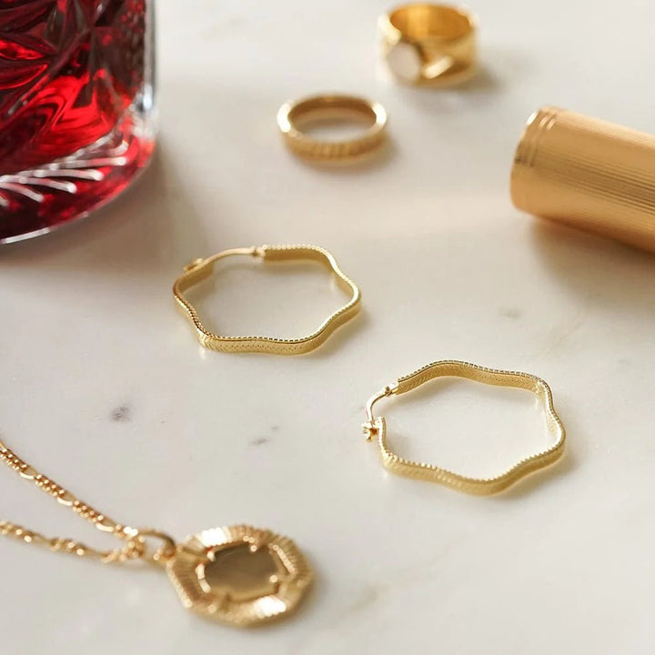 Daisy London Gold Maxi Wavy Hoop Earrings - MococoDaisy LondonE3100_GP5056104123867Earrings