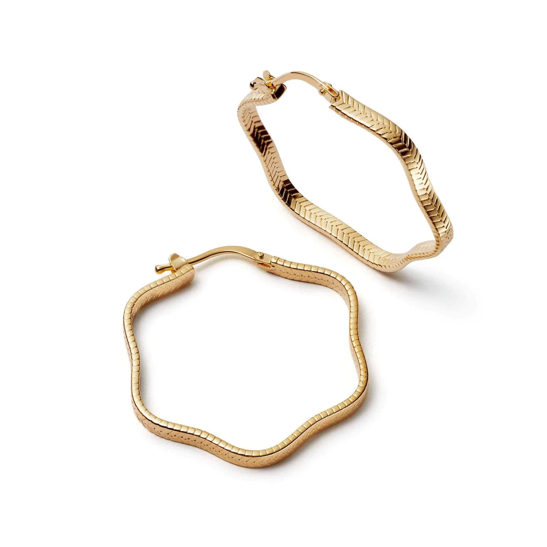 Daisy London Gold Maxi Wavy Hoop Earrings - MococoDaisy LondonE3100_GP5056104123867Earrings
