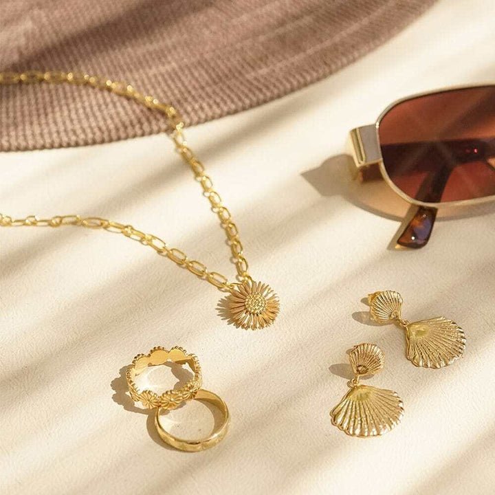 Daisy London Gold Michaelmas Daisy Necklace - MococoDaisy LondonN6122_GPNecklaces