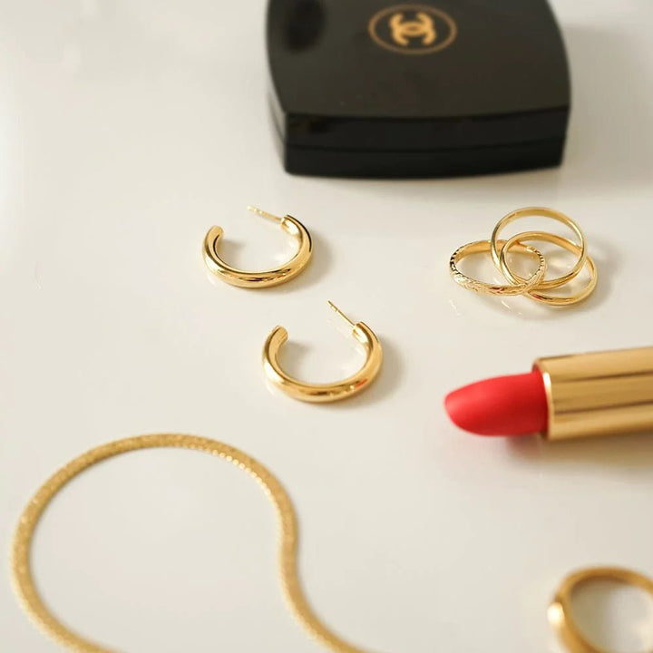 Daisy London Gold Midi Bold Hoop Earrings - MococoDaisy LondonE3119_GP5056104124161Earrings