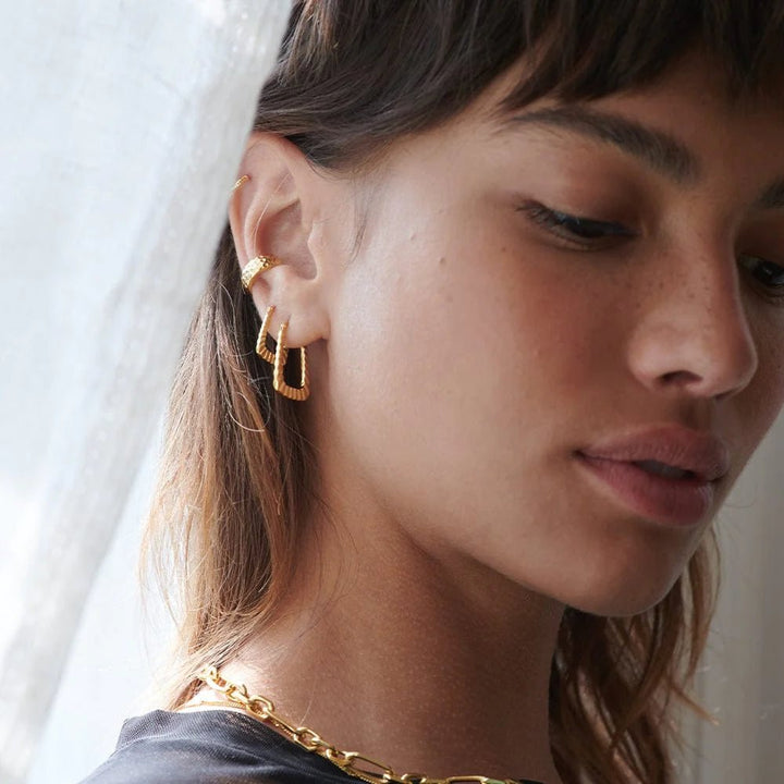 Daisy London Gold Midi Striped Creole Hoop Earrings - MococoDaisy LondonE3111_GP5056104124000Earrings