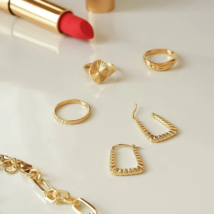 Daisy London Gold Midi Striped Creole Hoop Earrings - MococoDaisy LondonE3111_GP5056104124000Earrings