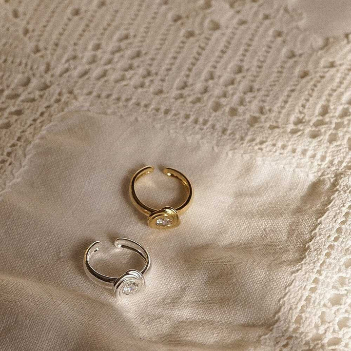 Daisy London Gold Plate Polly Crystal Knot Toe Ring Additional Image - 2