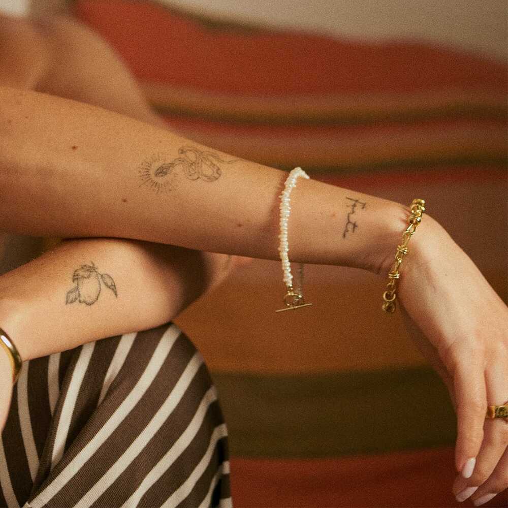 Daisy London Gold Plate Polly Knot Chain And Beach Pearl Bracelet Set Additional Image - 3
