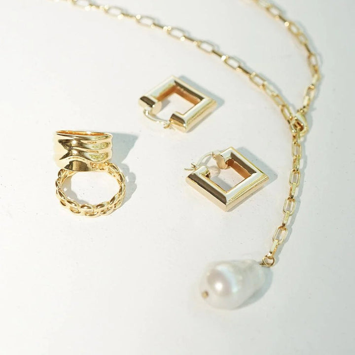 Daisy London Gold Polly Baroque Pearl Necklace - MococoDaisy LondonSPN02_GP5056104126332Necklace