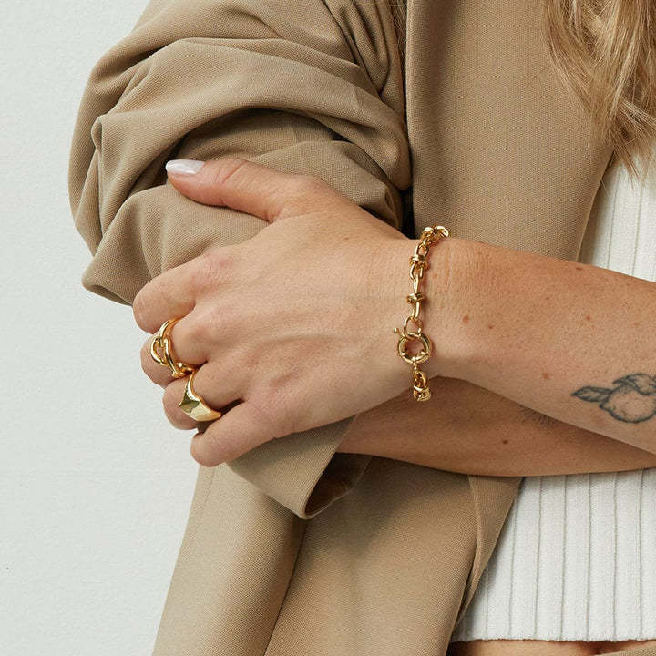 Daisy London Gold Polly Knot Chain Bracelet - MococoDaisy LondonSPBR01_GP5056104126257Bracelets