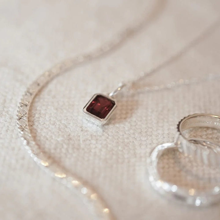Daisy London Silver Garnet January Birthstone Charm Pendant - MococoDaisy LondonPBS13_SLV5056104125281Charms & Links