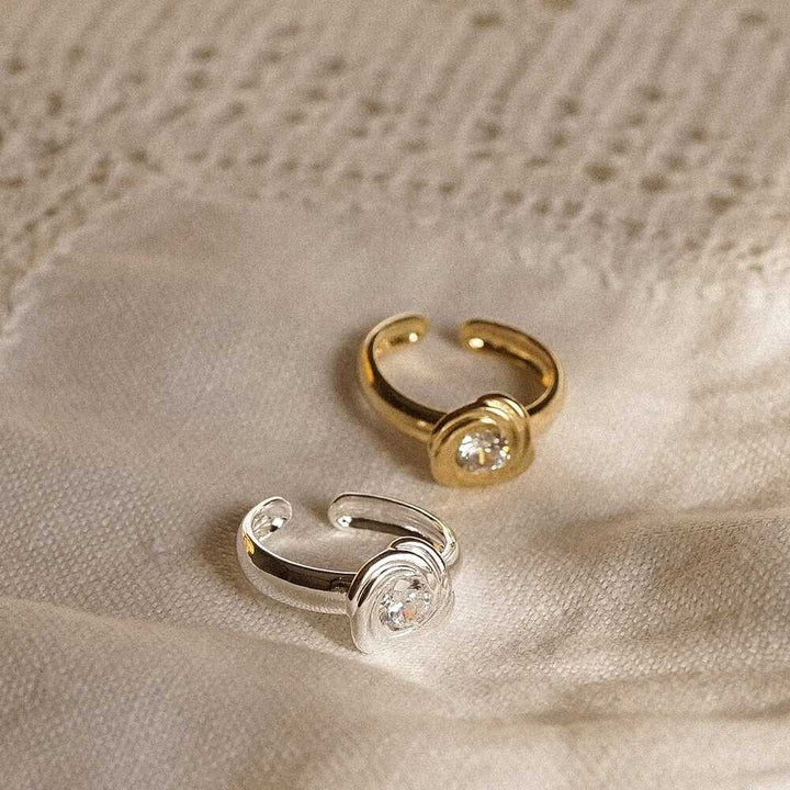 Daisy London Silver Plate Polly Crystal Knot Toe Ring Additional Image - 2