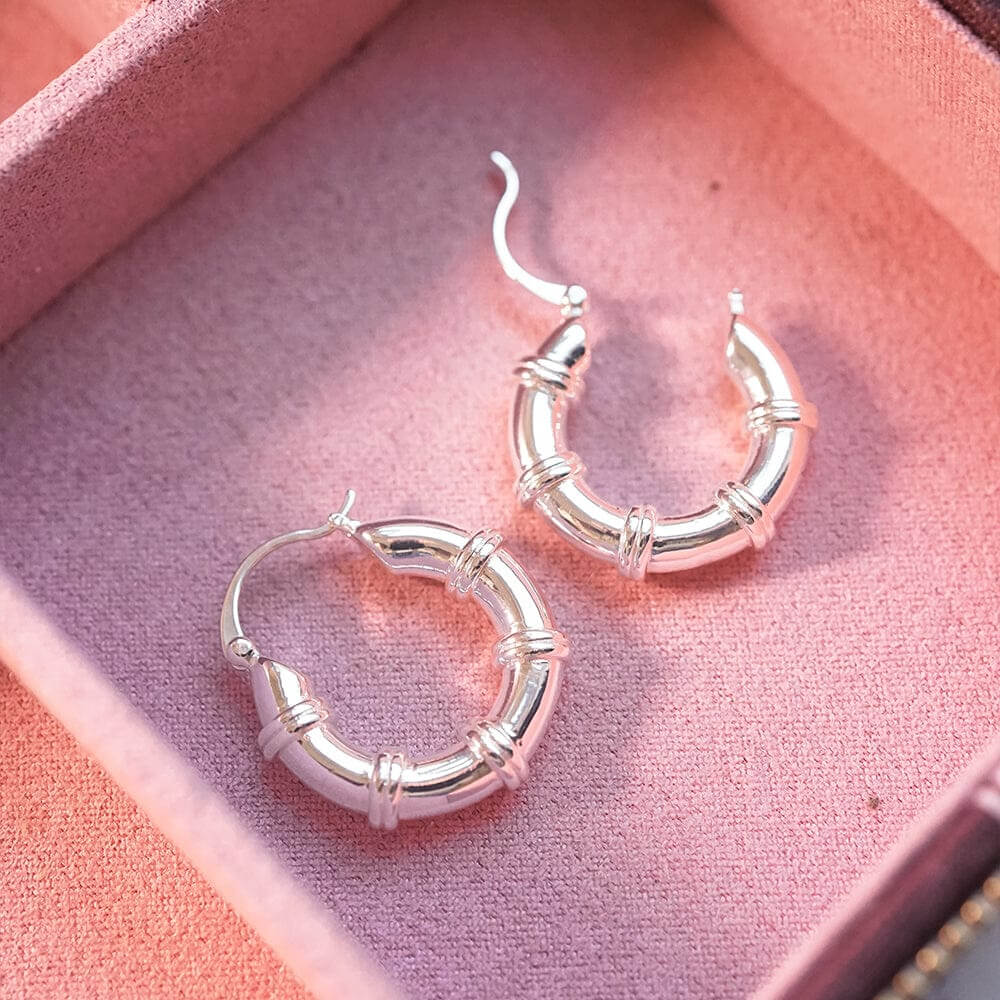 Daisy London Silver Plated Polly Sayer Chunky Hoop Earrings - MococoDaisy LondonSPE08_SLVEarrings