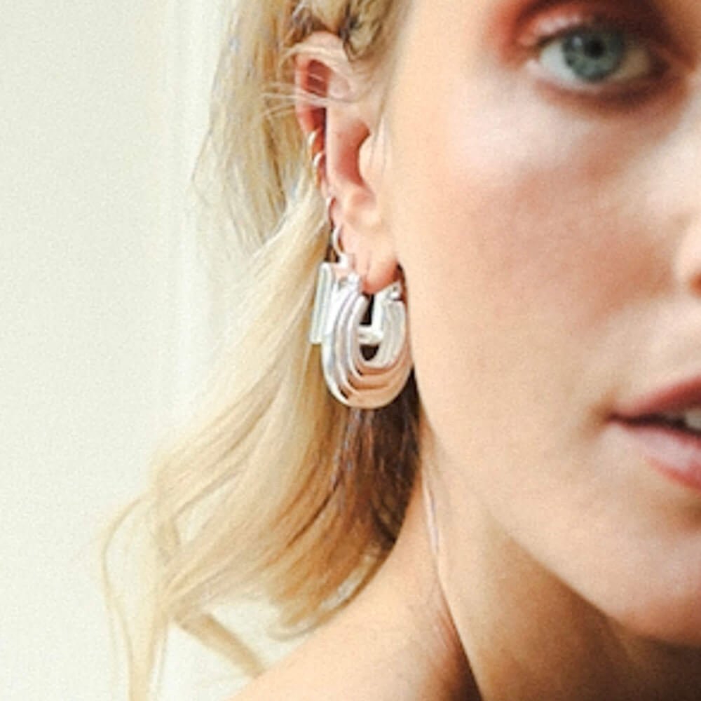 Daisy London Silver Plated Polly Sayer Chunky Ridge Hoop Earrings - MococoDaisy LondonSPE05_SLVEarrings