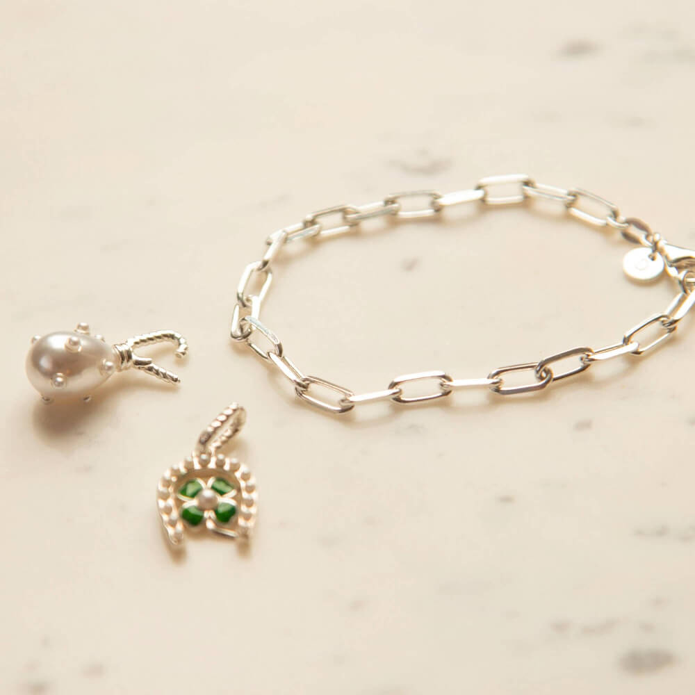 Daisy London Silver Shrimps Pearl Charm Bracelet - MococoDaisy LondonGSET160_SLVBracelets