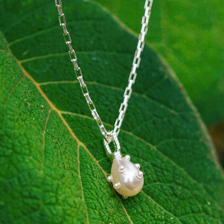 Daisy London Silver Shrimps Pearl Charm Necklace - MococoDaisy LondonSHN004_SLVNecklaces