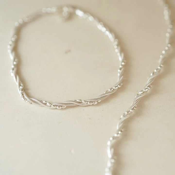 Daisy London Silver Shrimps Twist Chain Bracelet - MococoDaisy LondonSHBR004_SLVBracelets