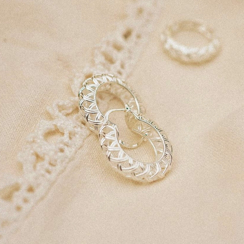 Daisy London Silver Shrimps Woven Maxi Hoop Earrings - MococoDaisy LondonSHE001_SLVEarrings