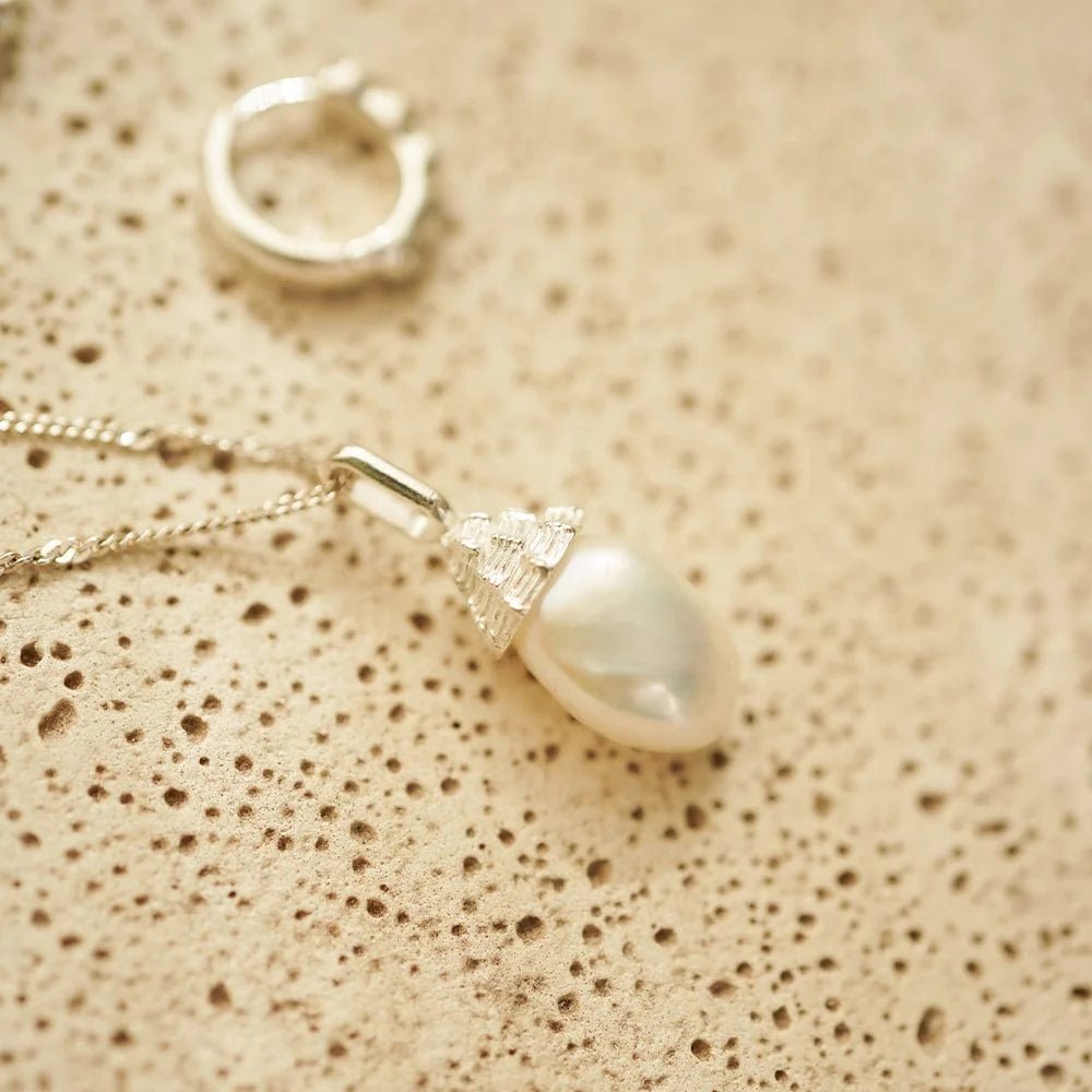 Daisy London Sterling Silver Baroque Pearl Shell Necklace - MococoDaisy LondonSN12_SLVNecklaces