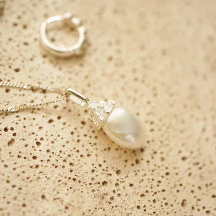 Daisy London Sterling Silver Baroque Pearl Shell Necklace - MococoDaisy LondonSN12_SLVNecklaces