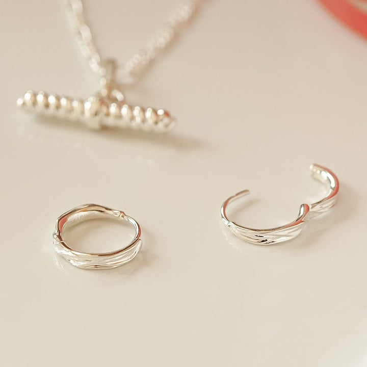 Daisy London Sterling Silver Organic Huggie Hoop Earrings - MococoDaisy LondonE3117_SLVEarrings
