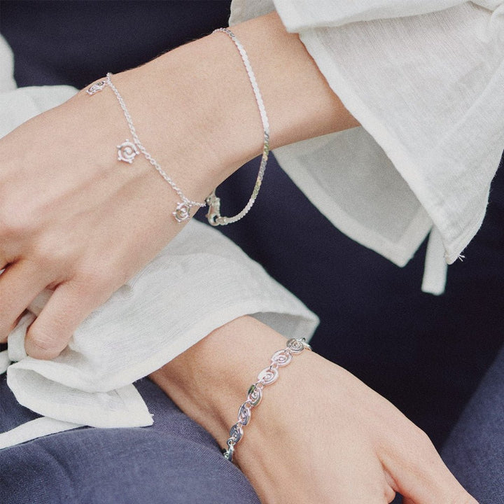 Daisy London Sterling Silver Spiral Sun Drop Bracelet - MococoDaisy LondonSBR08_SLV5056104135495Bracelets