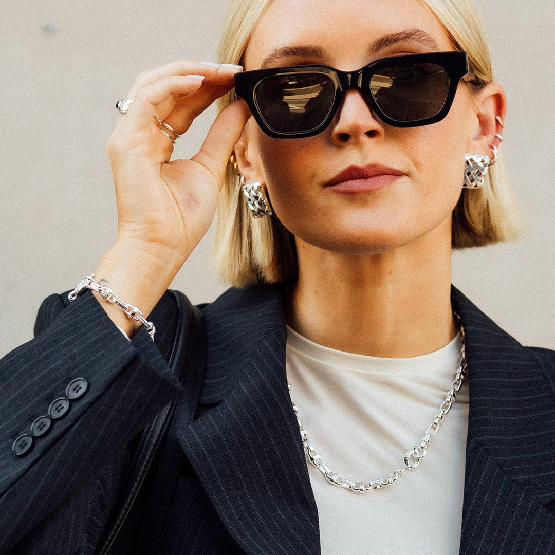 Daisy Polly Lock Chain Necklace: Chunky Silver Plated Statement Jewellery for Layering - MococoDaisy LondonSPN10_SLVNecklace