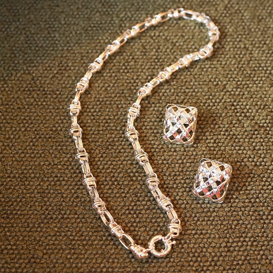 Daisy Polly Lock Chain Necklace: Chunky Silver Plated Statement Jewellery for Layering - MococoDaisy LondonSPN10_SLVNecklace