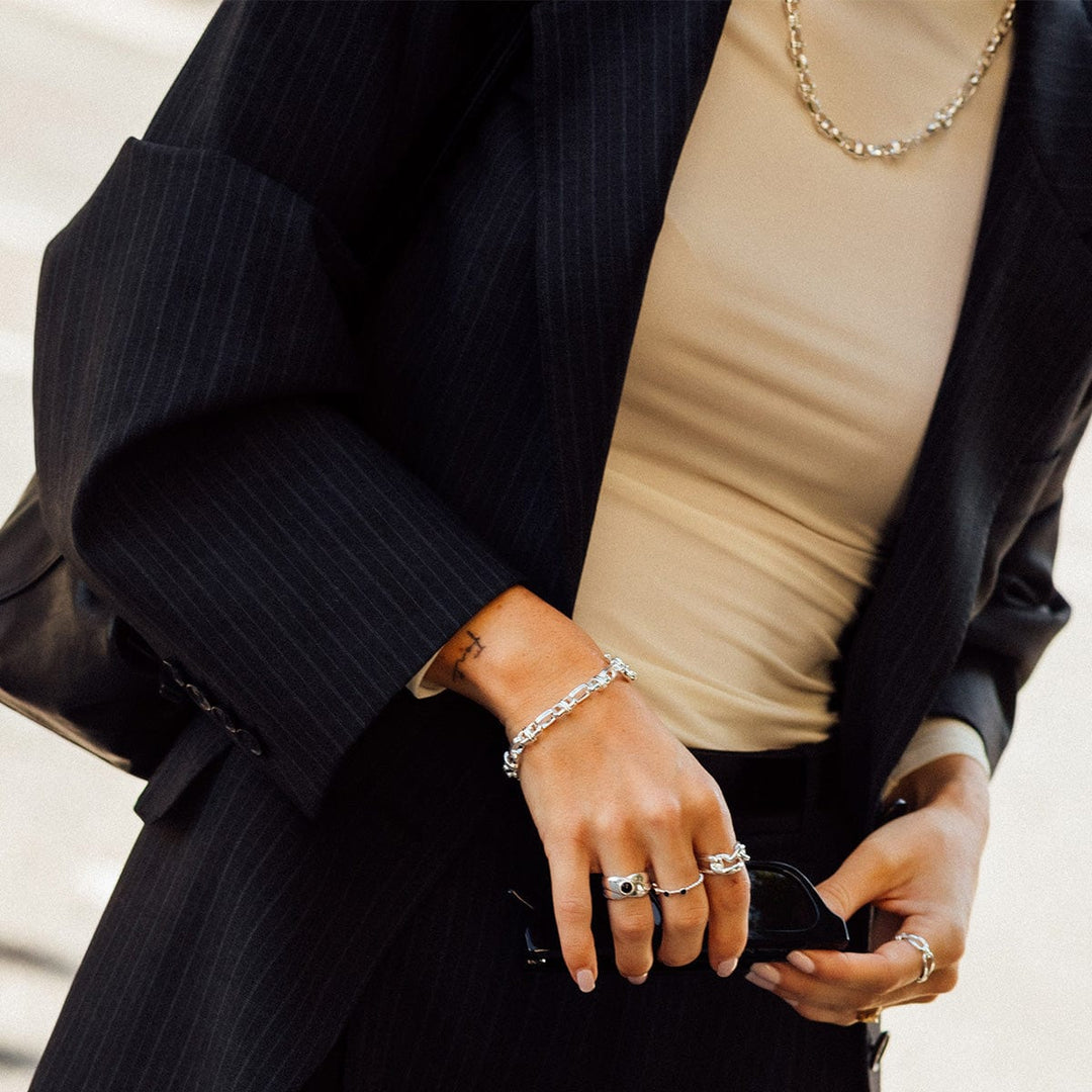 Daisy Polly Lock Silver Plated Chunky Chain Bracelet, Bold Knot Links, Timeless Style - MococoDaisy LondonSPBR12_SLVBracelet