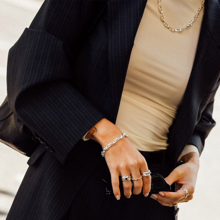 Daisy Polly Lock Silver Plated Chunky Chain Bracelet, Bold Knot Links, Timeless Style - MococoDaisy LondonSPBR12_SLVBracelet